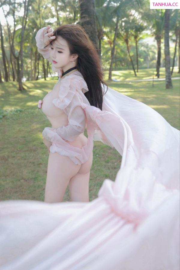   [XiuRen]高清写真图 2024.01.23 No.8007 小薯条nienie 户外美腿第19张图片
